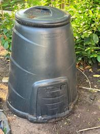 Free compost bin
