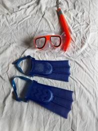 Kid''s flippers and snorkel mask
