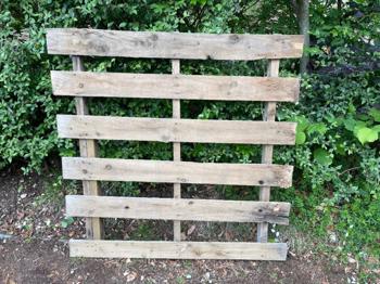 Wooden crate