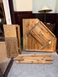 Corner computer table