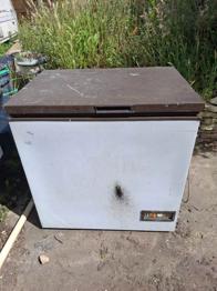 Chest and fridge freezer